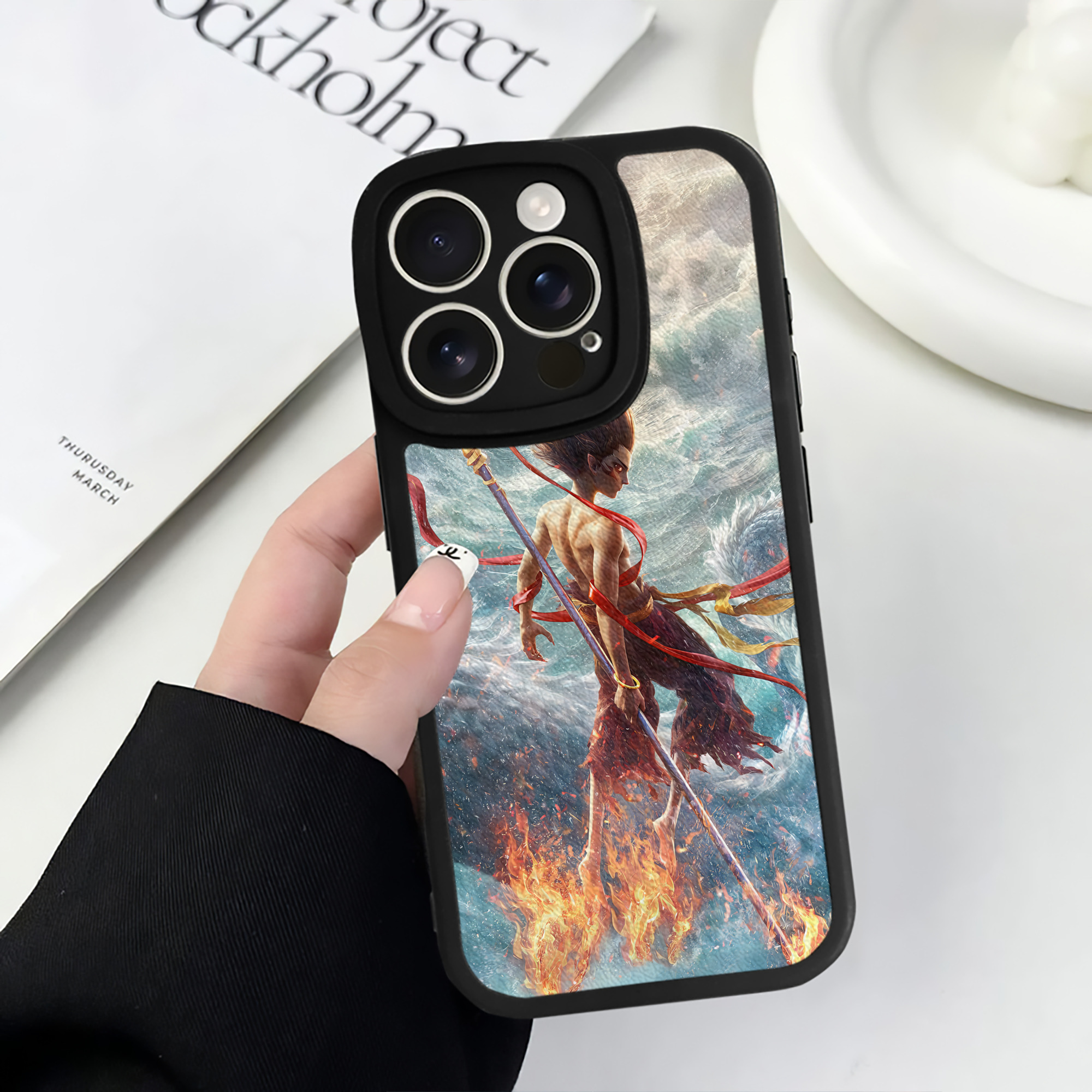 （画像用） Ne Zha 2 ナタ 魔童の大暴れ 【iPhone 16シリーズ対応】シリコンスマホケース（レザー調） 材質：シリコン